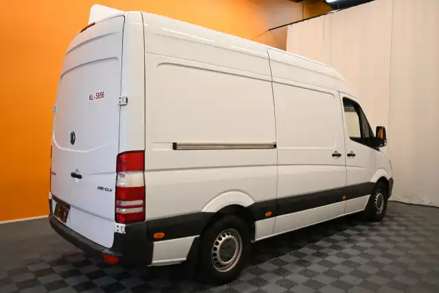 Valkoinen Pakettiauto, Mercedes-Benz Sprinter – VAR-96270