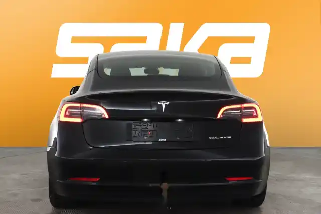 Musta Sedan, Tesla Model 3 – VAR-96557