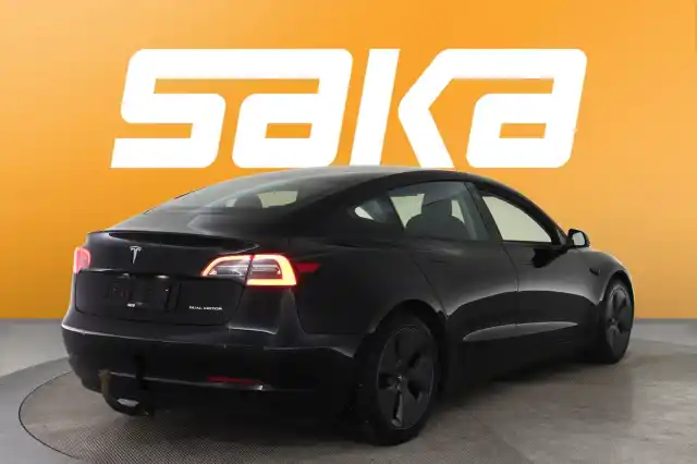 Musta Sedan, Tesla Model 3 – VAR-96557