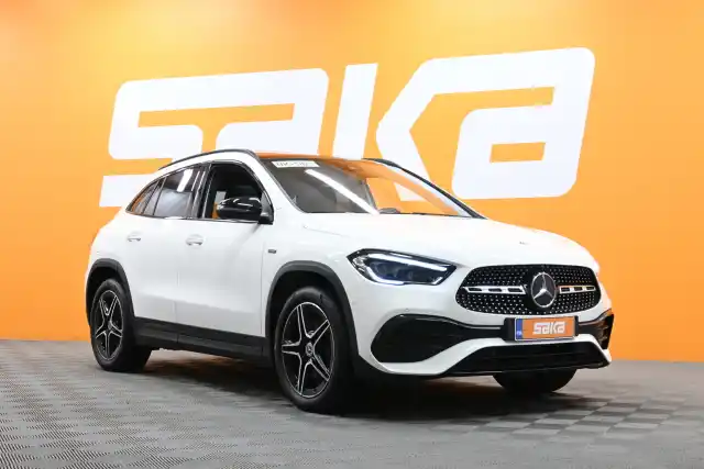 Valkoinen Maastoauto, Mercedes-Benz GLA – VAR-97051