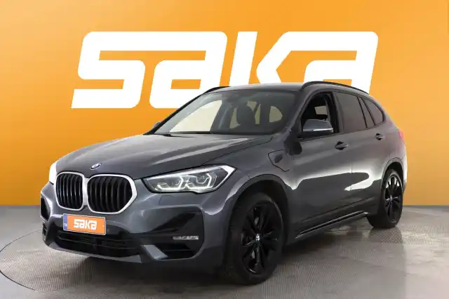 Harmaa Maastoauto, BMW X1 – VAR-97284