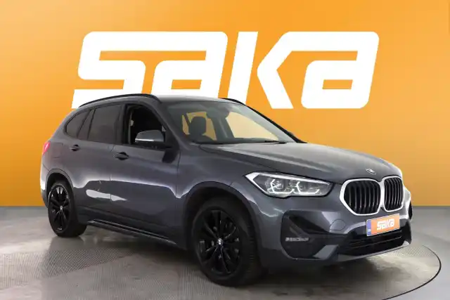 Harmaa Maastoauto, BMW X1 – VAR-97284