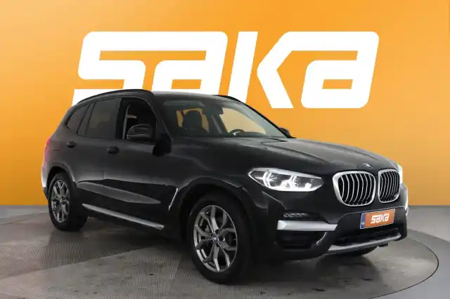 Musta Maastoauto, BMW X3 – VAR-97317