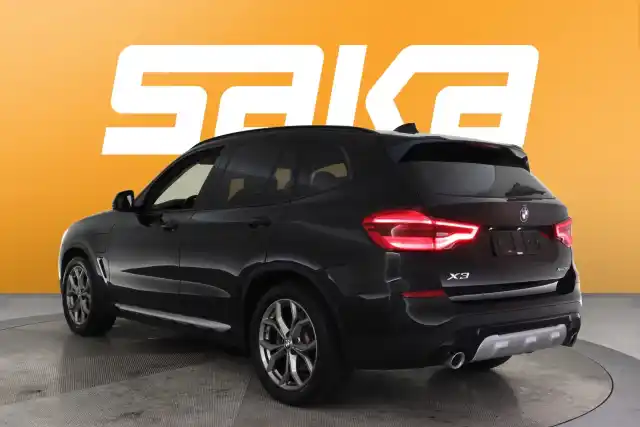 Musta Maastoauto, BMW X3 – VAR-97317