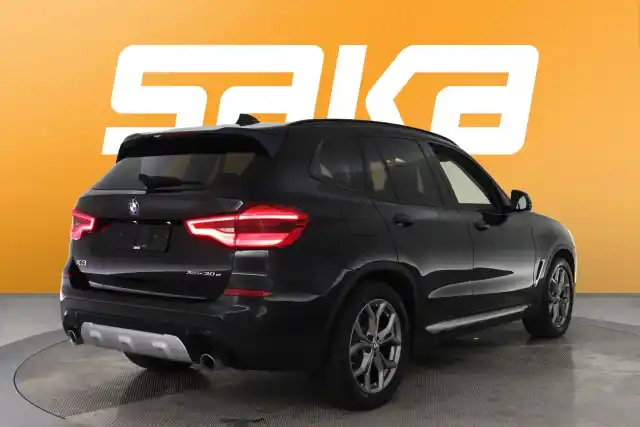 Musta Maastoauto, BMW X3 – VAR-97317