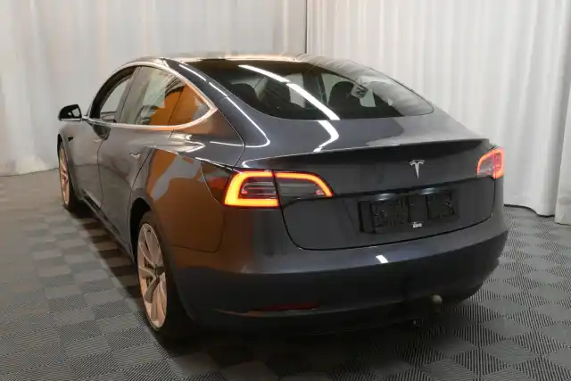 Harmaa Sedan, Tesla Model 3 – VAR-98236