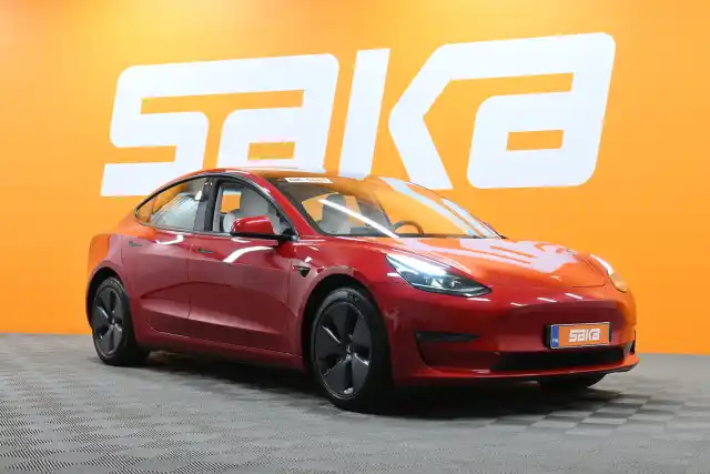 Punainen Sedan, Tesla Model 3 – VAR-98320