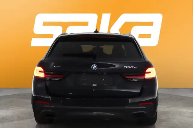 Musta Farmari, BMW 530 – VAR-98629