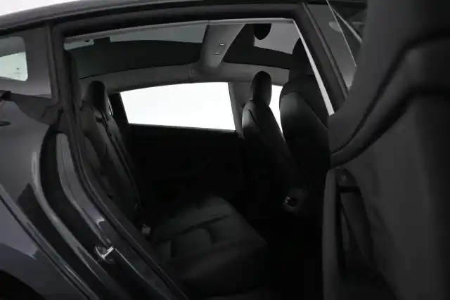 Harmaa Sedan, Tesla Model 3 – VAR-98909