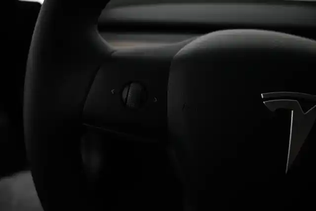 Harmaa Sedan, Tesla Model 3 – VAR-98909
