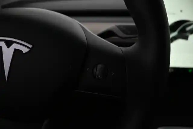 Harmaa Sedan, Tesla Model 3 – VAR-98909