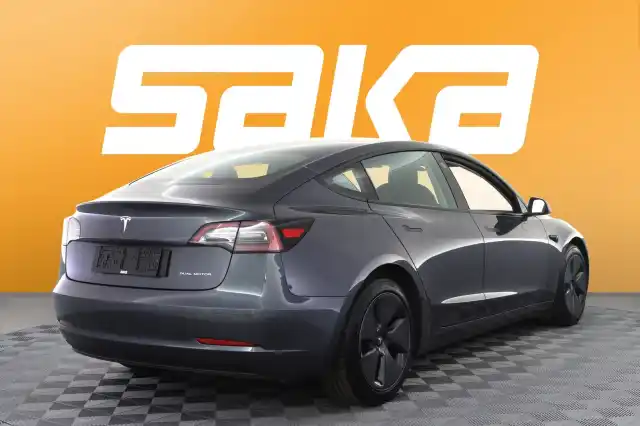 Harmaa Sedan, Tesla Model 3 – VAR-98909