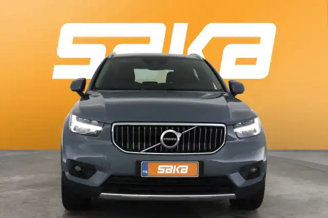 Harmaa Maastoauto, Volvo XC40 – VAR-99053