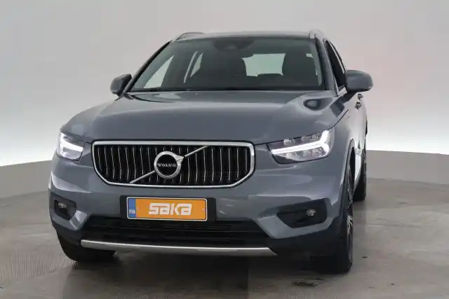 Harmaa Maastoauto, Volvo XC40 – VAR-99053