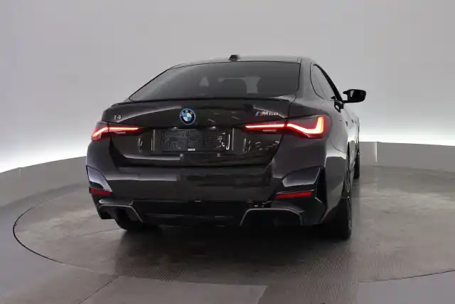 Harmaa Sedan, BMW I4 M50 – VAR-99129