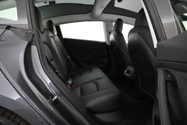 Harmaa Sedan, Tesla Model 3 – VAR-99160