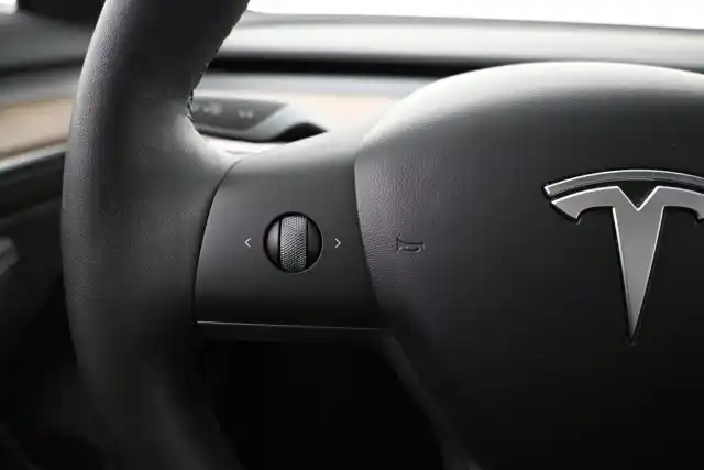 Harmaa Sedan, Tesla Model 3 – VAR-99160