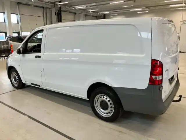 Valkoinen Pakettiauto, Mercedes-Benz Vito – VAR-99221