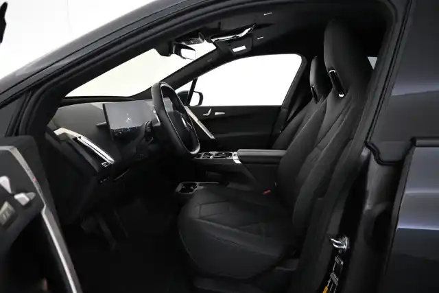 Musta Maastoauto, BMW iX – VAR-99734