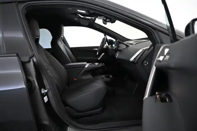 Musta Maastoauto, BMW iX – VAR-99734