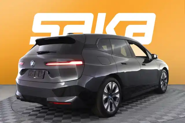 Musta Maastoauto, BMW iX – VAR-99734