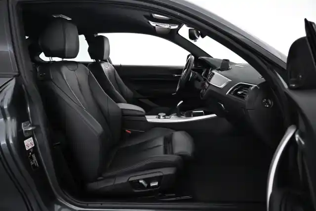 Harmaa Coupe, BMW M240i – VAR-A53275