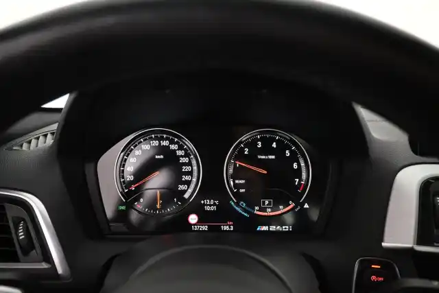 Harmaa Coupe, BMW M240i – VAR-A53275