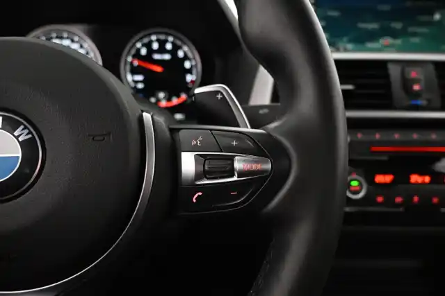 Harmaa Coupe, BMW M240i – VAR-A53275