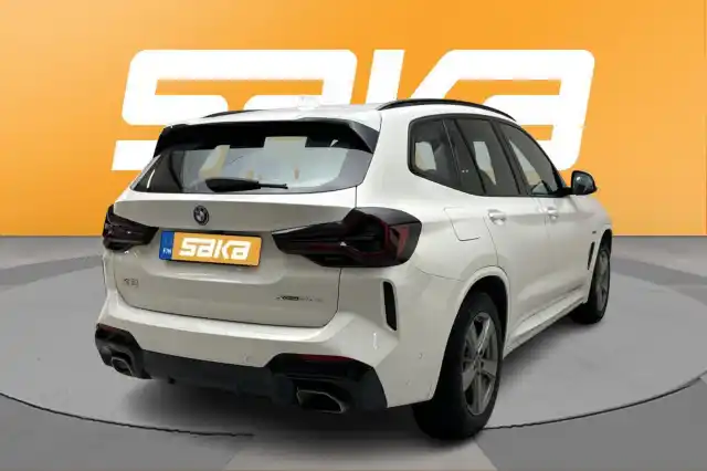 Valkoinen Maastoauto, BMW X3 – VAR-J58174