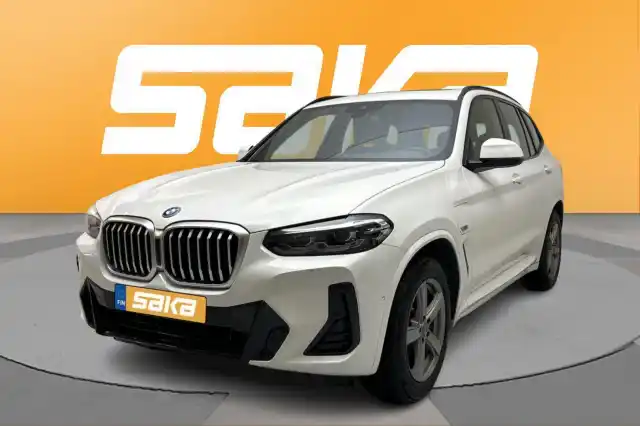 Valkoinen Maastoauto, BMW X3 – VAR-J58174