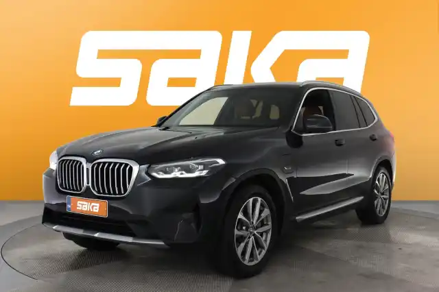 Musta Maastoauto, BMW X3 – VAR-K09713