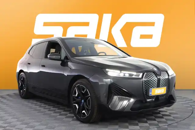 Musta Maastoauto, BMW iX – VAR-K62602