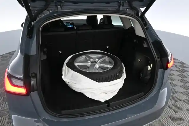 Harmaa Tila-auto, BMW 225 – VAR-M23909