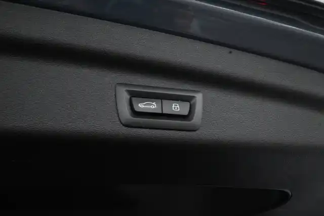 Harmaa Tila-auto, BMW 225 – VAR-M23909