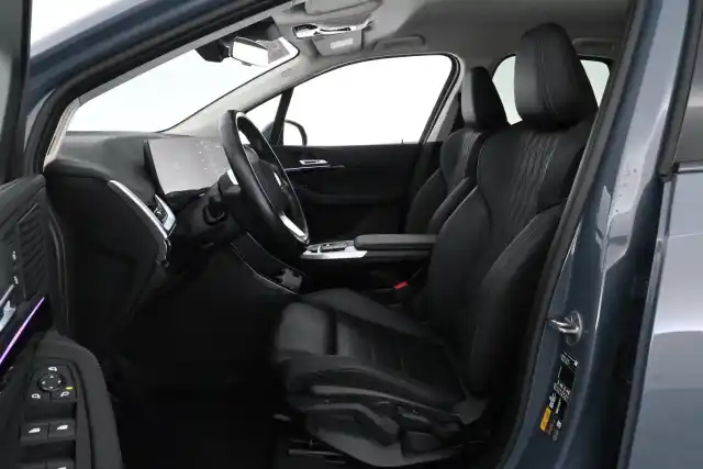 Harmaa Tila-auto, BMW 225 – VAR-M23909