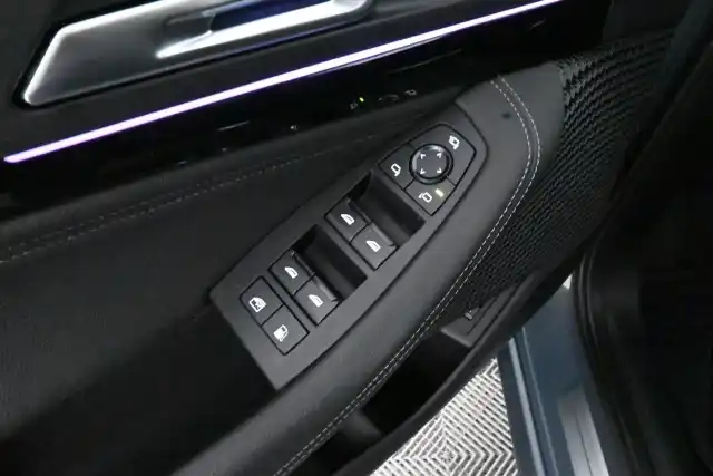 Harmaa Tila-auto, BMW 225 – VAR-M23909