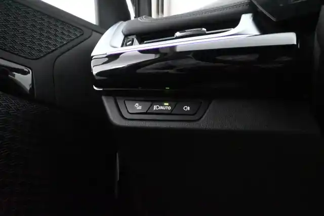 Harmaa Tila-auto, BMW 225 – VAR-M23909