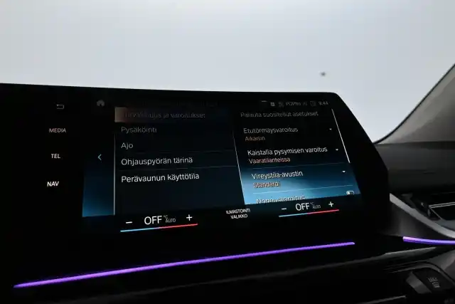 Harmaa Tila-auto, BMW 225 – VAR-M23909