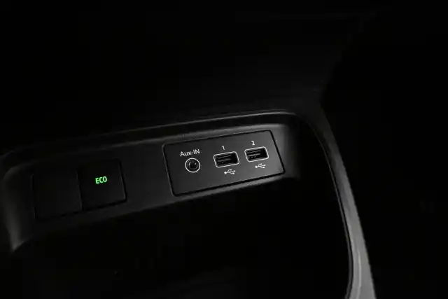 musta Viistoperä, RENAULT TWINGO – VAR-T068HV