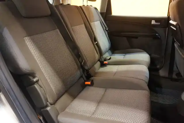 Harmaa Tila-auto, Ford Focus C-Max – VBY-832