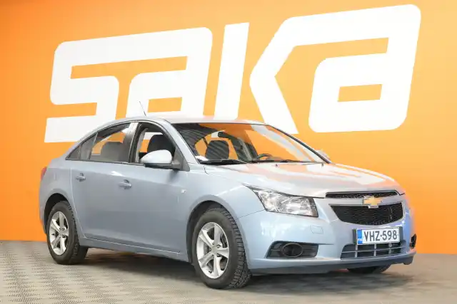Harmaa Sedan, Chevrolet Cruze – VHZ-598