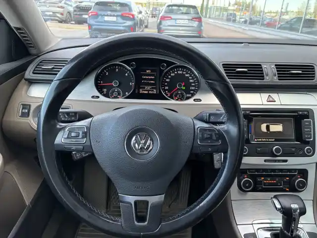 Ruskea (beige) Farmari, Volkswagen Passat – VHZ-747