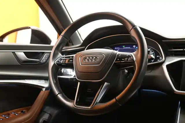 Sininen Sedan, Audi A6 – VIP-64