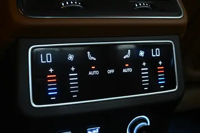 Sininen Sedan, Audi A6 – VIP-64