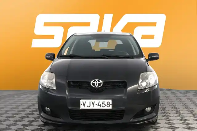 Musta Viistoperä, Toyota Auris – VJY-458