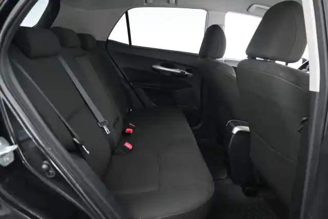 Musta Viistoperä, Toyota Auris – VJY-458