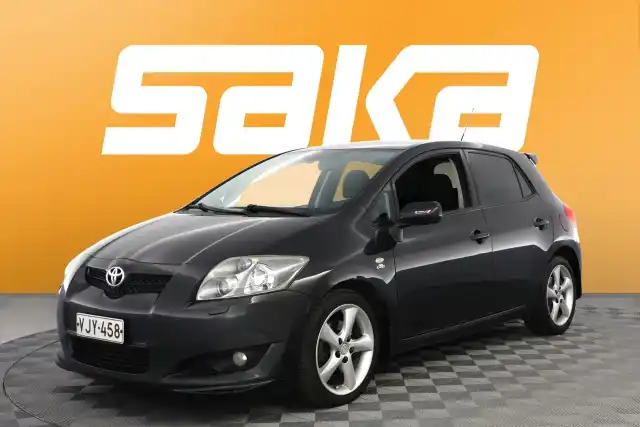 Musta Viistoperä, Toyota Auris – VJY-458