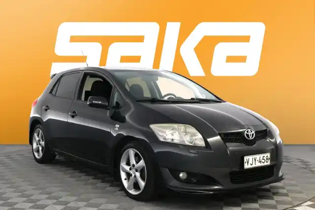 Musta Viistoperä, Toyota Auris – VJY-458