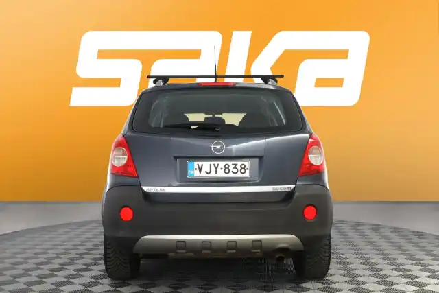 Harmaa Maastoauto, Opel Antara – VJY-838