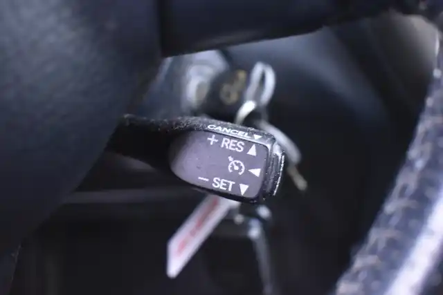 Musta Maastoauto, Toyota RAV4 – VLG-176